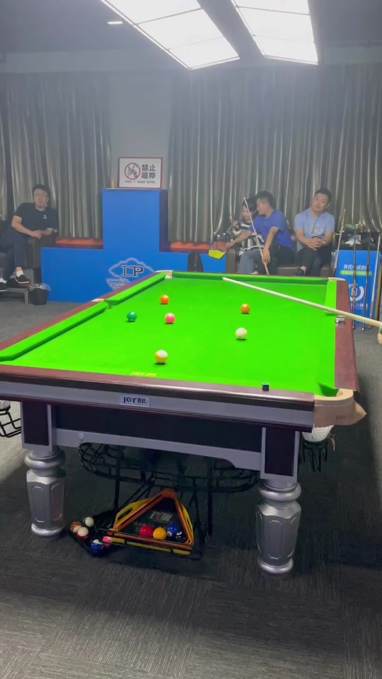 运动员在室 运动员在室