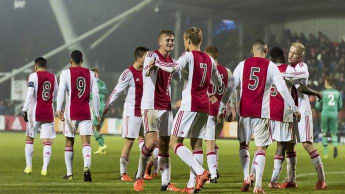 客串后卫 客串后卫